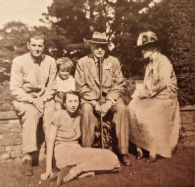 ./CEH_and_Genessie_-_1931_1782100768370
