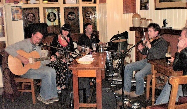 Traditional Irish Band at Murphys - 2010