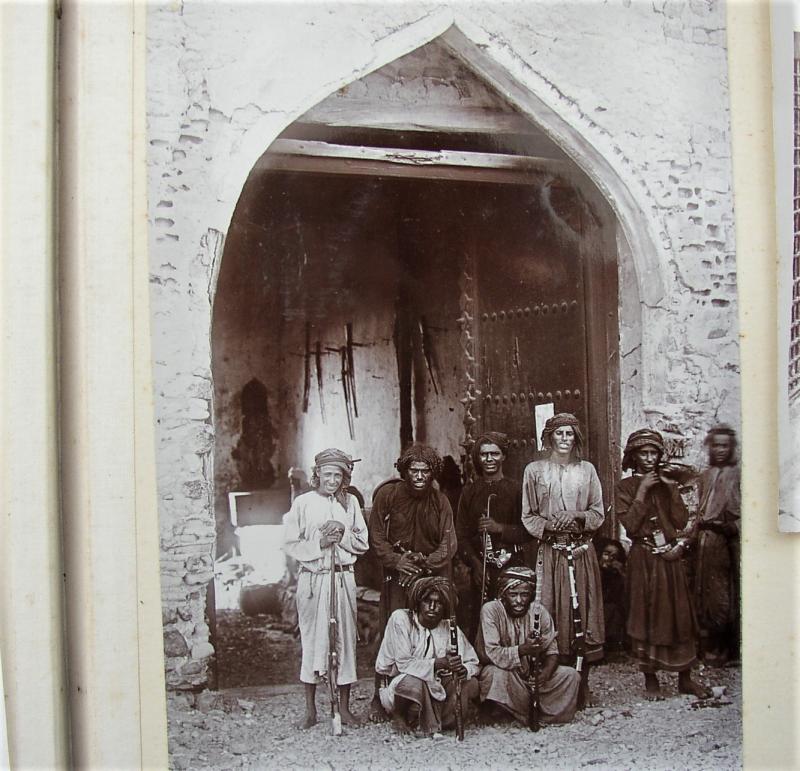 Birkir Castle Oman 1914 guards